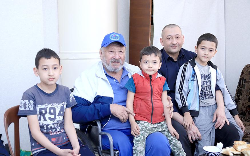 «Тошкент йўлбарси» хонадонига йўқлов тадбири амалга оширилди, партия ёшлари иштирокида ҳашар уюштирилди