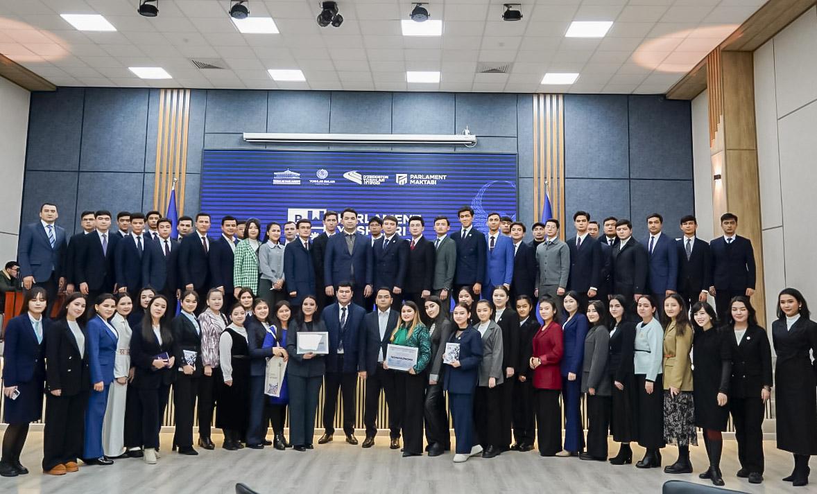 “Parlament maktabi” – yosh siyosatchilar uchun amaliy bilimlar makoni