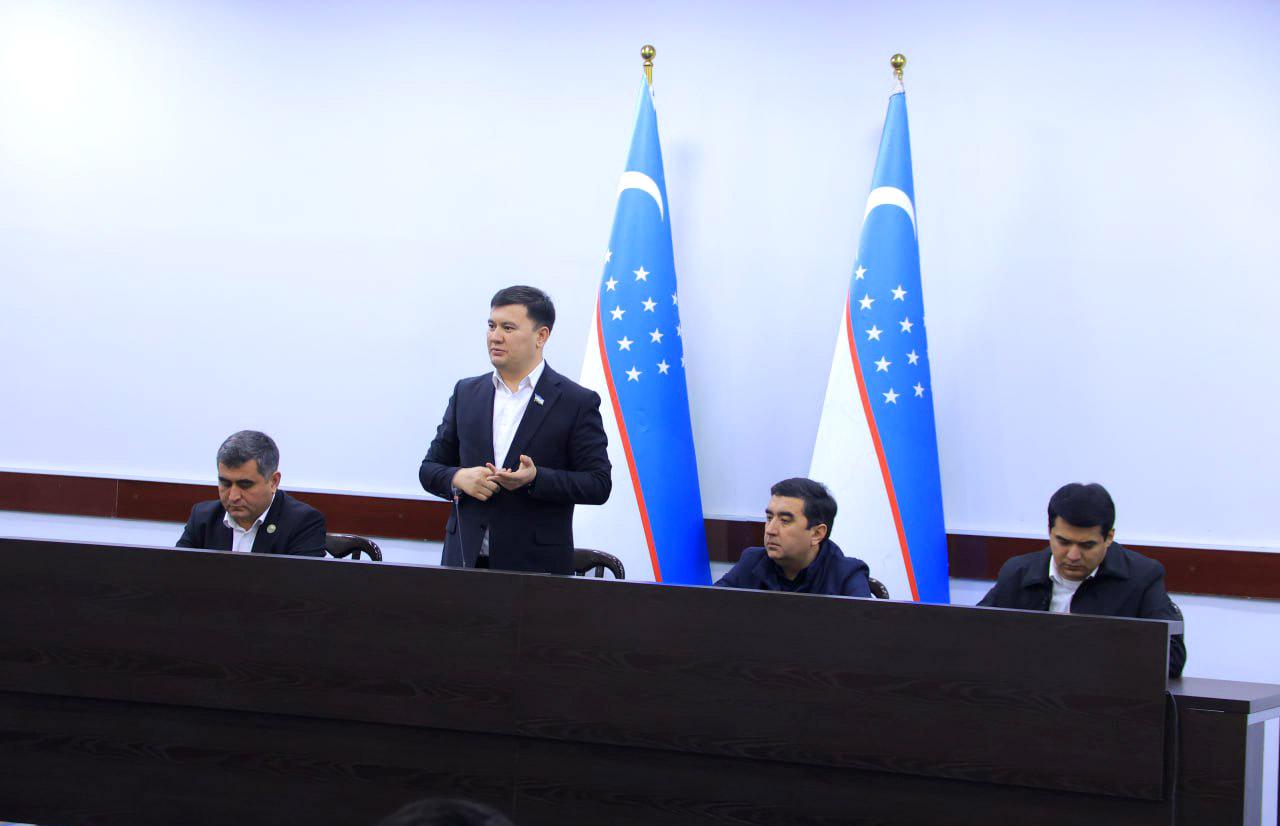 Deputatlarimiz andijonlik yoshlar bilan ochiq muloqot o‘tkazdi