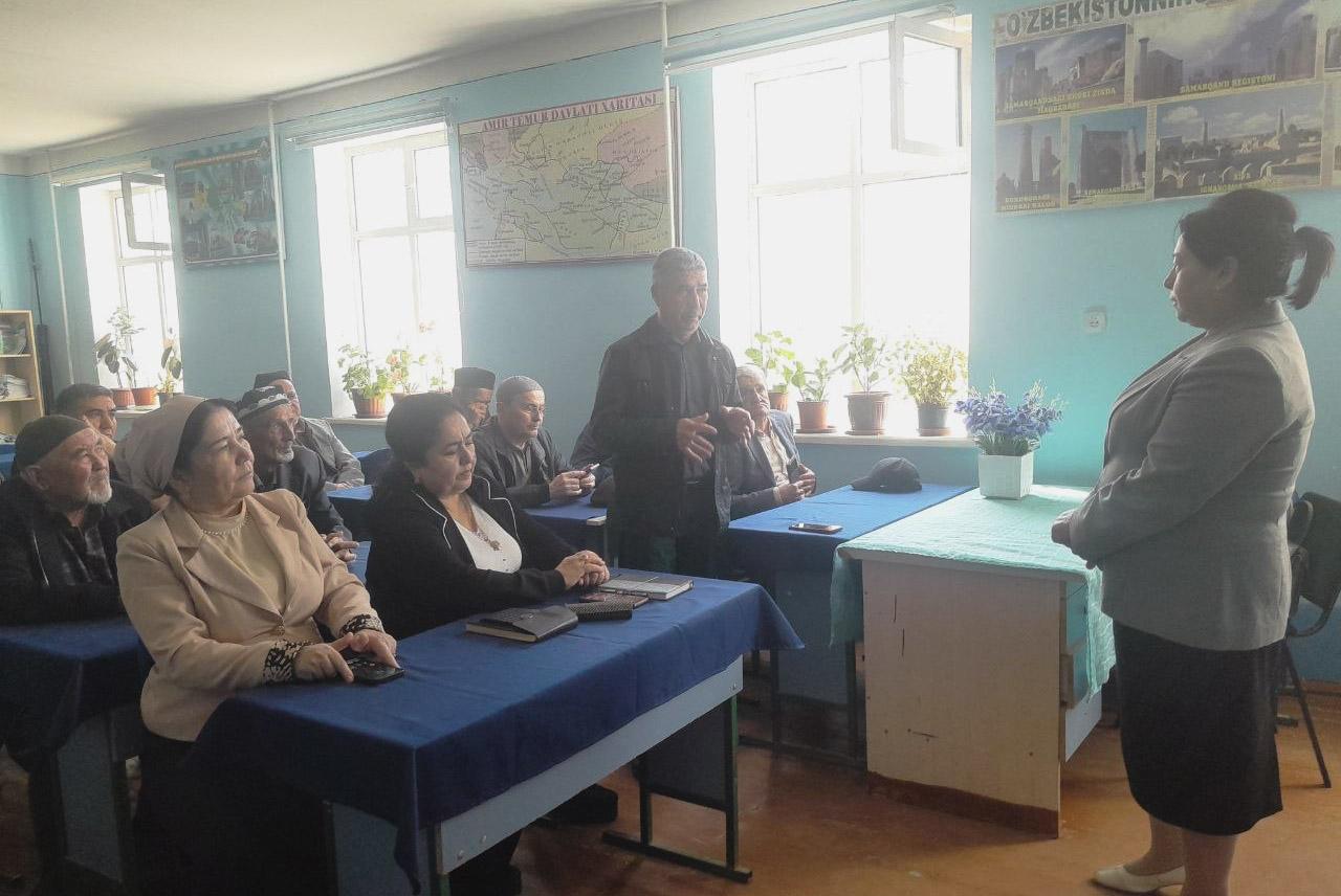 Mahalla faollari deputatdan infratuzilmani yaxshilashda yordam so‘radi