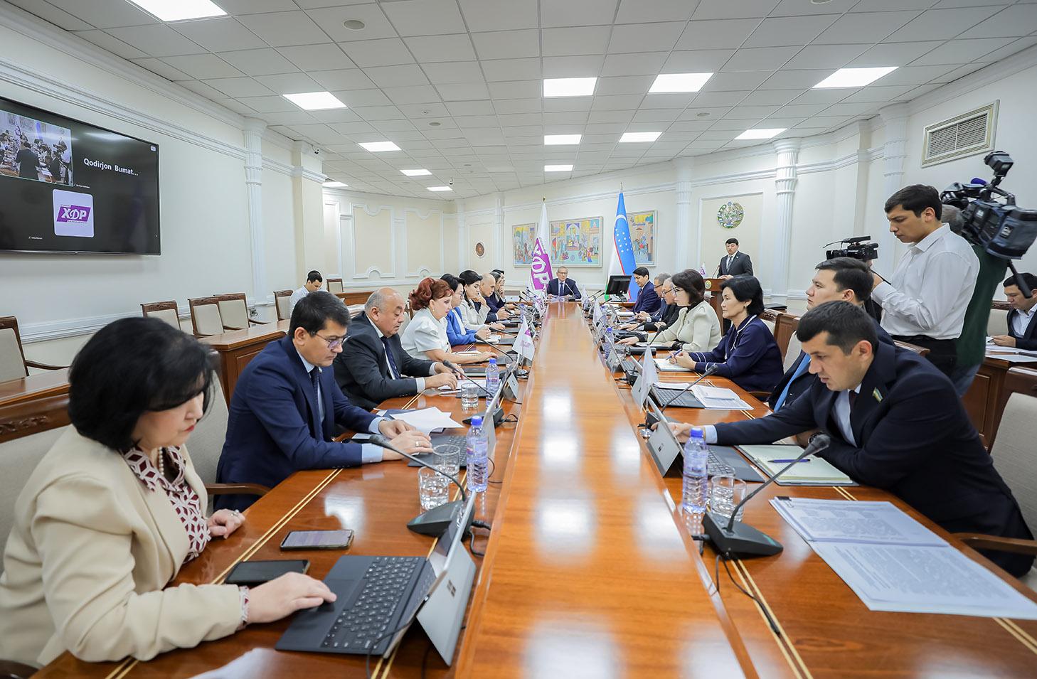 Qonun loyihalari partiya pozitsiyasi asosida muhokama qilindi