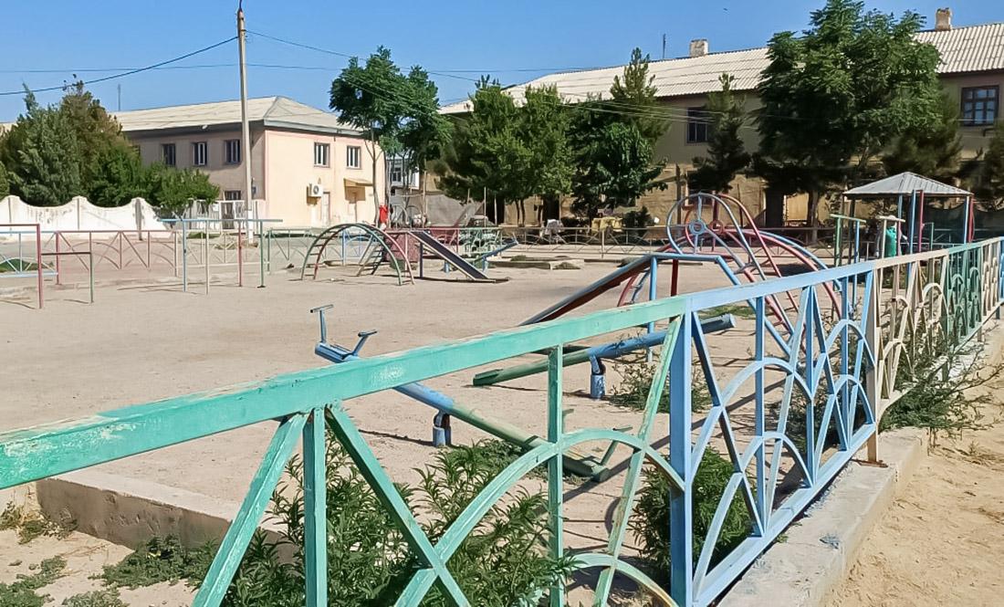 Ko‘p qavatli uylar atrofida bolalarga yaratilgan infratuzilma holati o‘rganildi