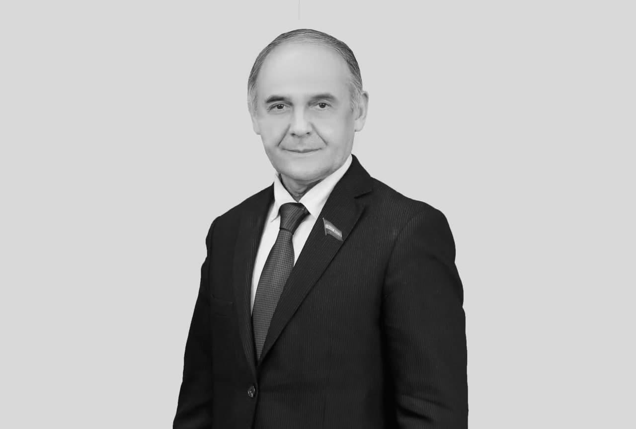 Ўзбекистонда хизмат кўрсатган журналист Сафар Остонов 73 ёшида вафот этди