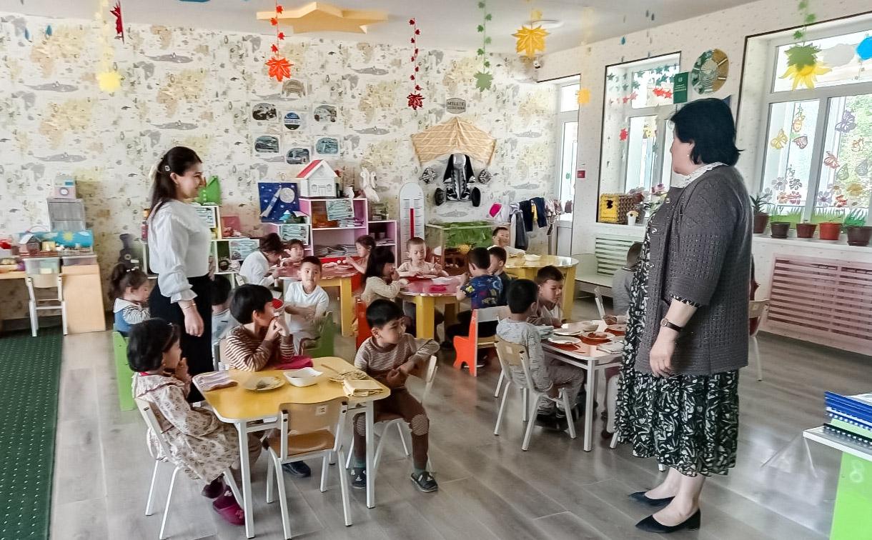 Deputat maktabgacha ta’lim muassasasida yaratilgan sharoitlarni o‘rgandi