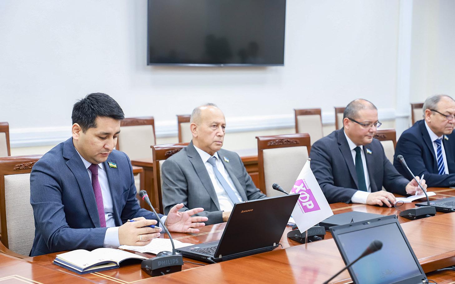 Xalq demokratik partiyasi o‘zini parlamentdagi muxolifat fraksiyasi deb e’lon qildi