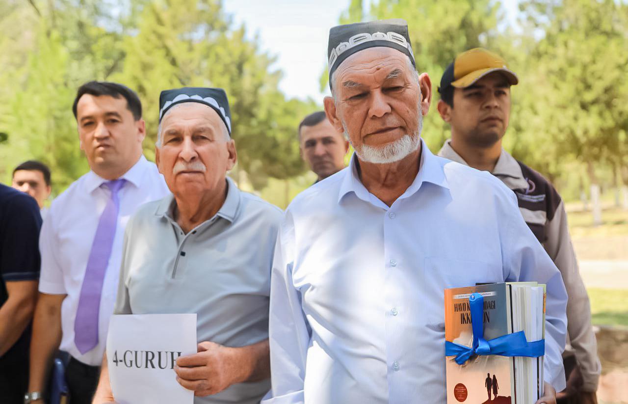 800 dona kitob tarqatildi