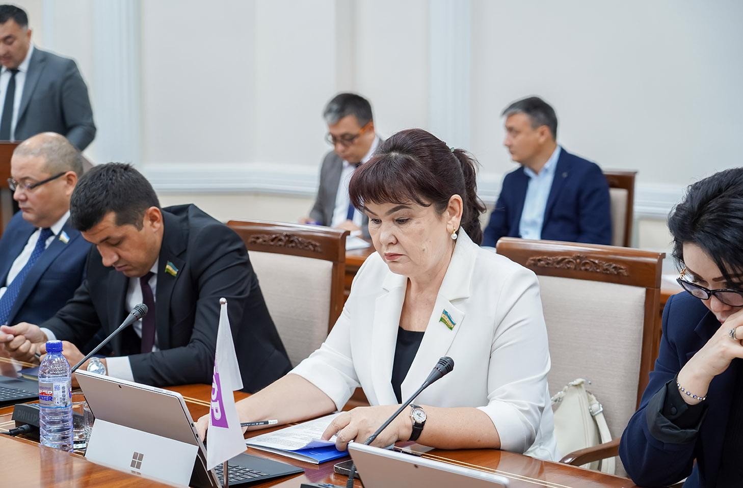 ЎзХДП фракцияси аҳоли хавфсизлиги ва ҳуқуқий кафолатларга оид масалаларни муҳокама қилди