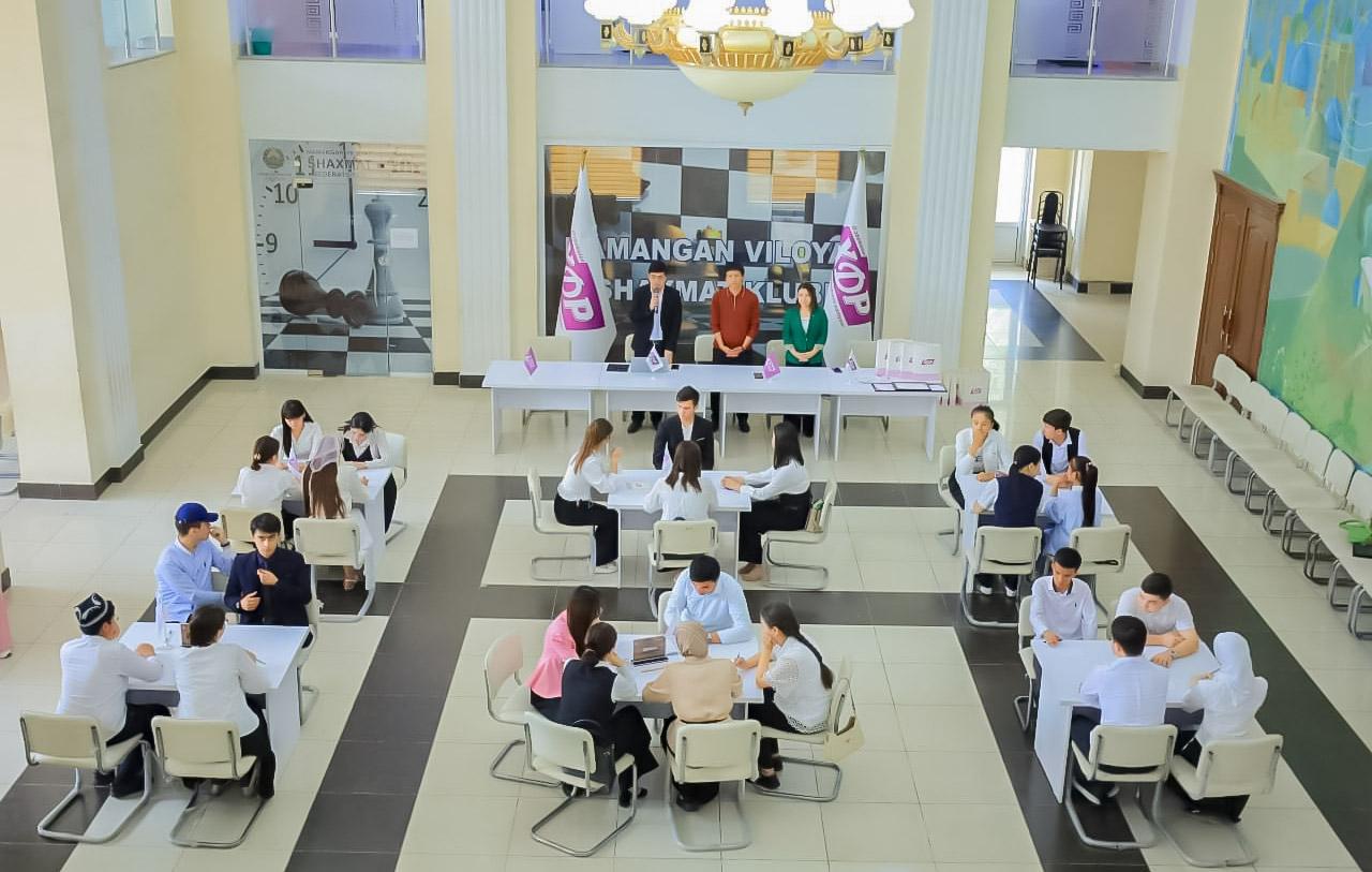 Yoshlar ishtirokida siyosiy intellektual turnir o‘tkazildi