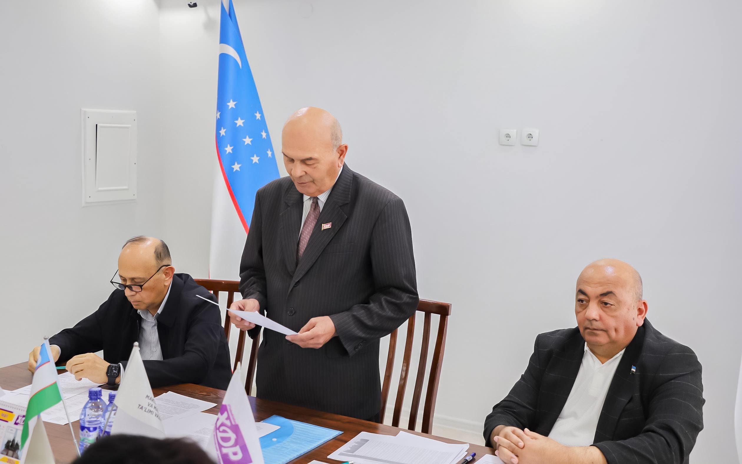 Қаршида таълим соҳаси вакиллари билан учрашув бўлиб ўтди