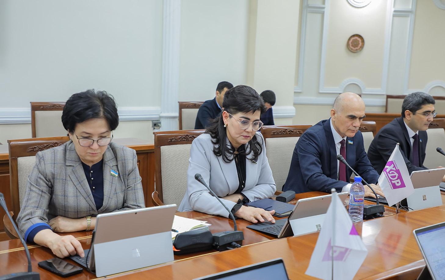 Qonunlarda fuqarolarning huquq va manfaatlari himoyasi ham, sanksiyalar ham aniq belgilanishi lozim