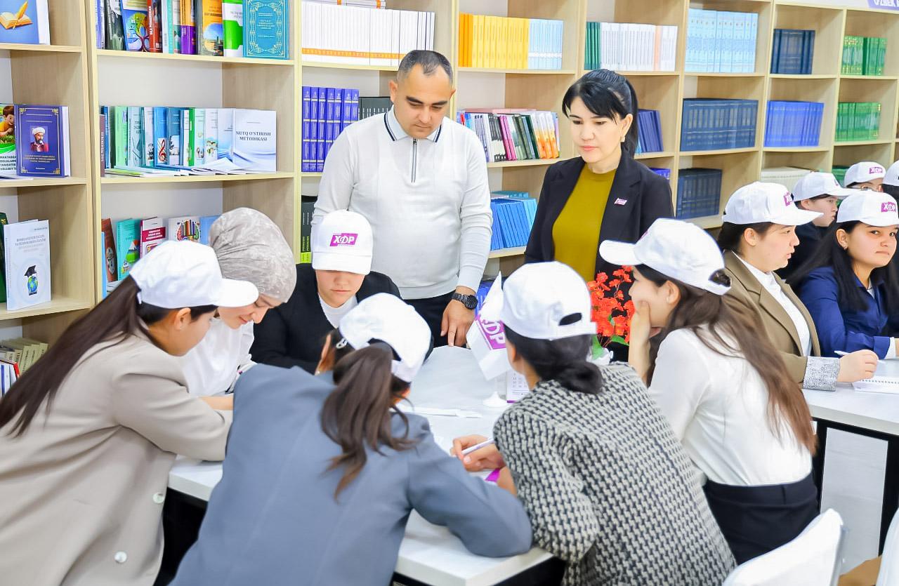 Урганчлик талабалар ўртасида “Сиёсатдаги ёшлар” интеллектуал турнири ўтказилди