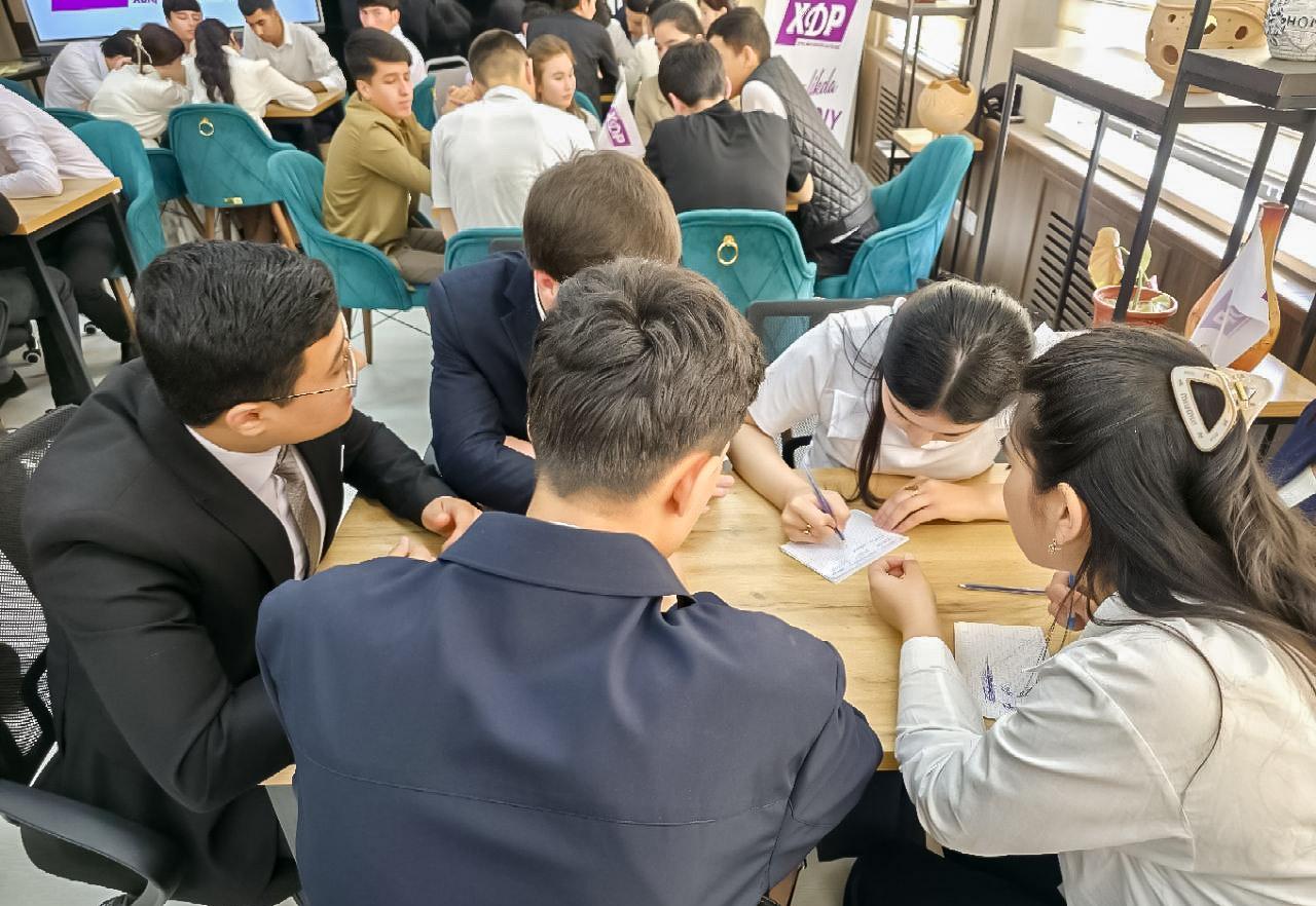 Сурхондарёда “Сиёсатдаги ёшлар” интеллектуал турнири ўтказилди