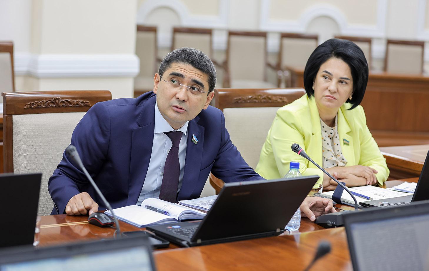 Mehnat muhofazasi va ishchilarning manfaatlarini ta’minlashga qaratilgan normalar belgilanmoqda