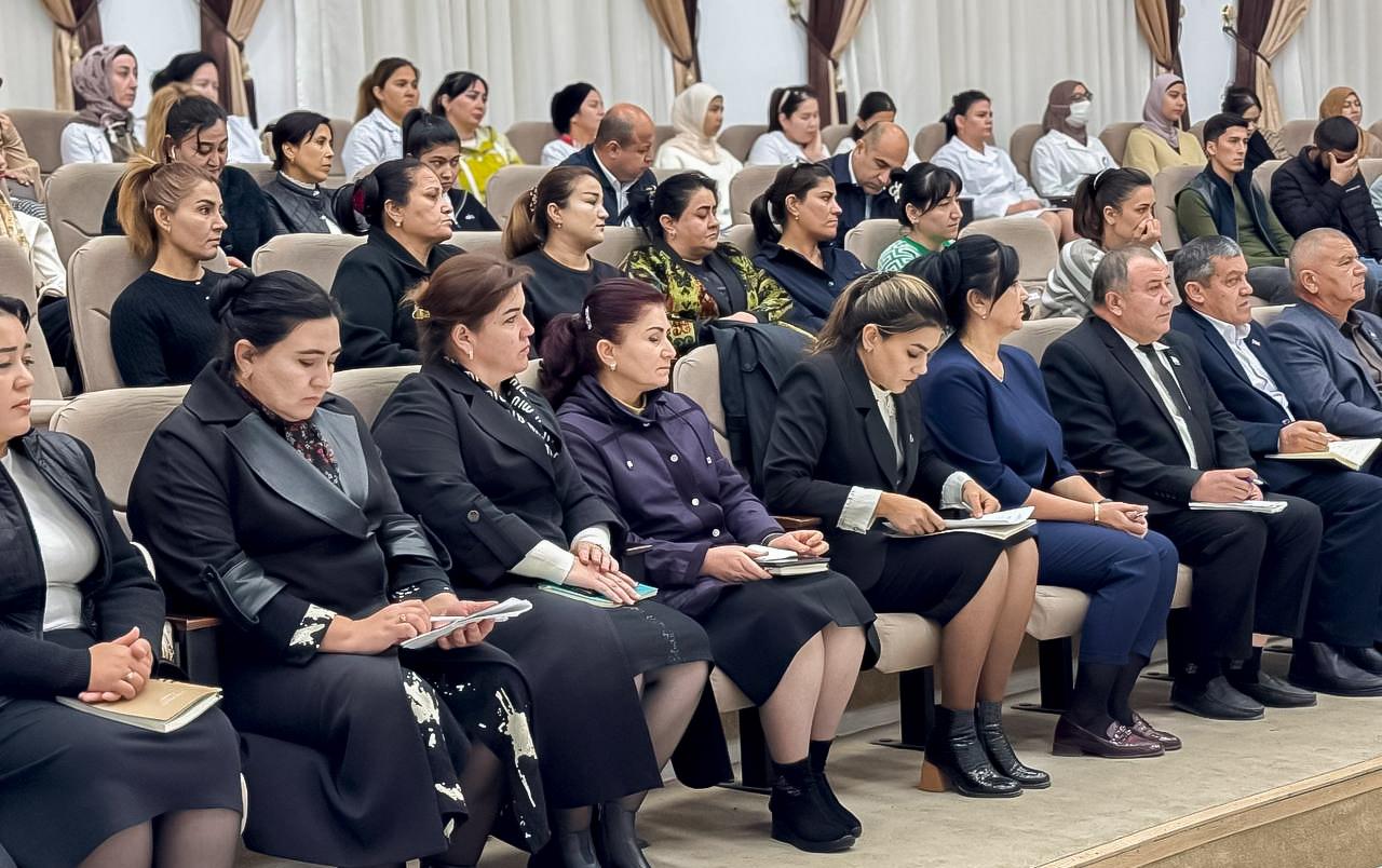 Yosh oilalarni qo‘llab-quvvatlash masalasi Buxoroda tanqidiy muhokama etildi