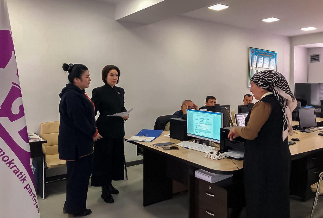 Deputatlar hududlarda korrupsiyaga qarshi targ‘ibot va maktablar holatini o‘rganmoqda