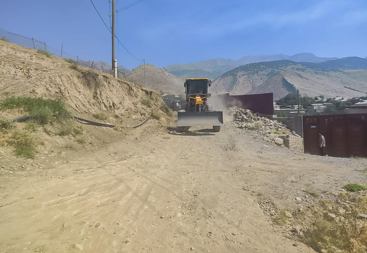 Deputat tashabbusi bilan ko‘chalarning 400 metr qismi asfaltlanmoqda