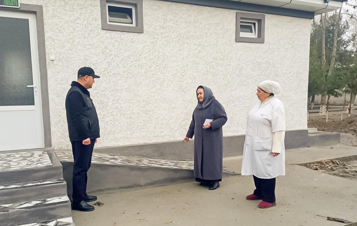 Бўстондаги ижтимоий соҳа объектларида тўсиқсиз муҳит яратиш борасидаги ишлар ўрганилди