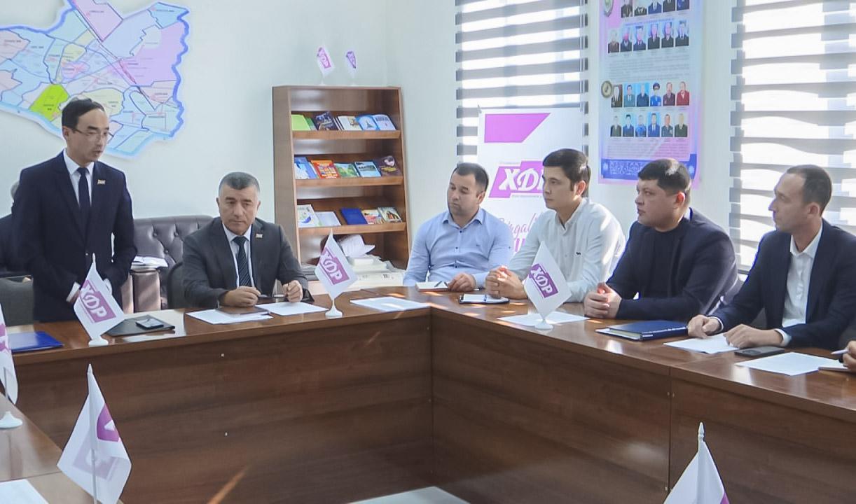 Kambag‘allikni qisqartirish va aholi farovonligini oshirish yo‘nalishidagi partiyamiz tashabbuslari muhokama qilindi