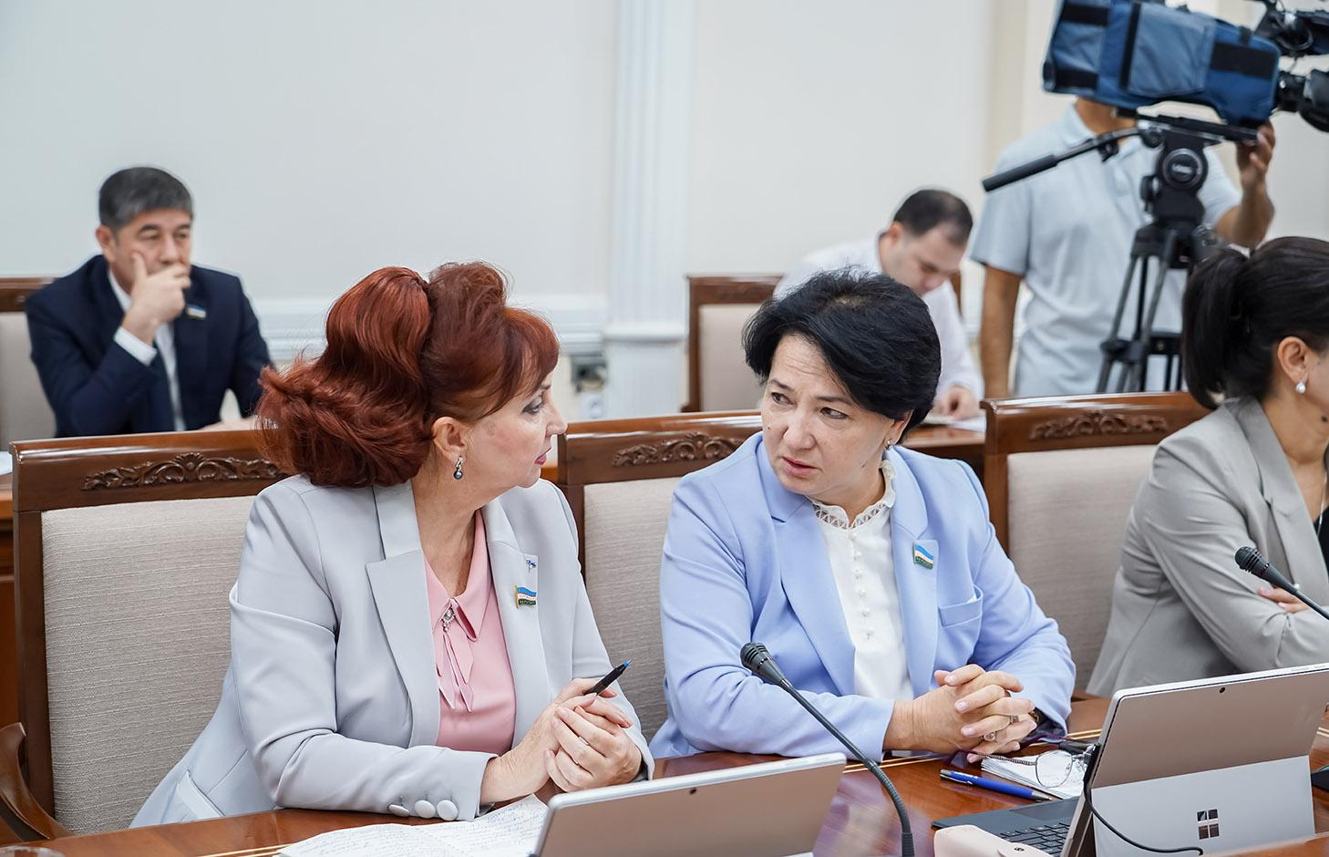 ЎзХДП фракцияси аҳоли хавфсизлиги ва ҳуқуқий кафолатларга оид масалаларни муҳокама қилди