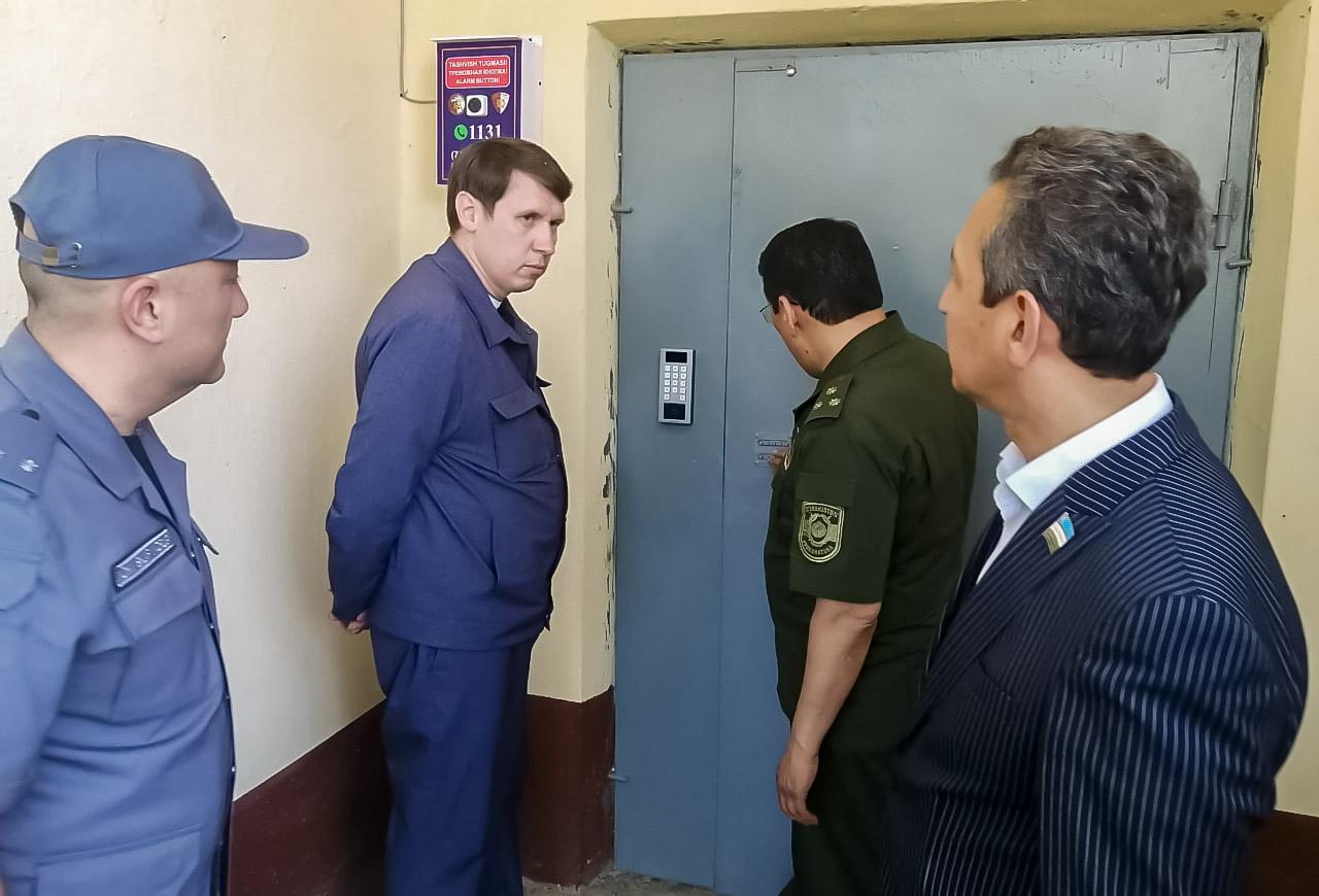 Ишчи гуруҳ Бекободда жиноятчилик профилактикаси борасидаги ишларни ўрганди
