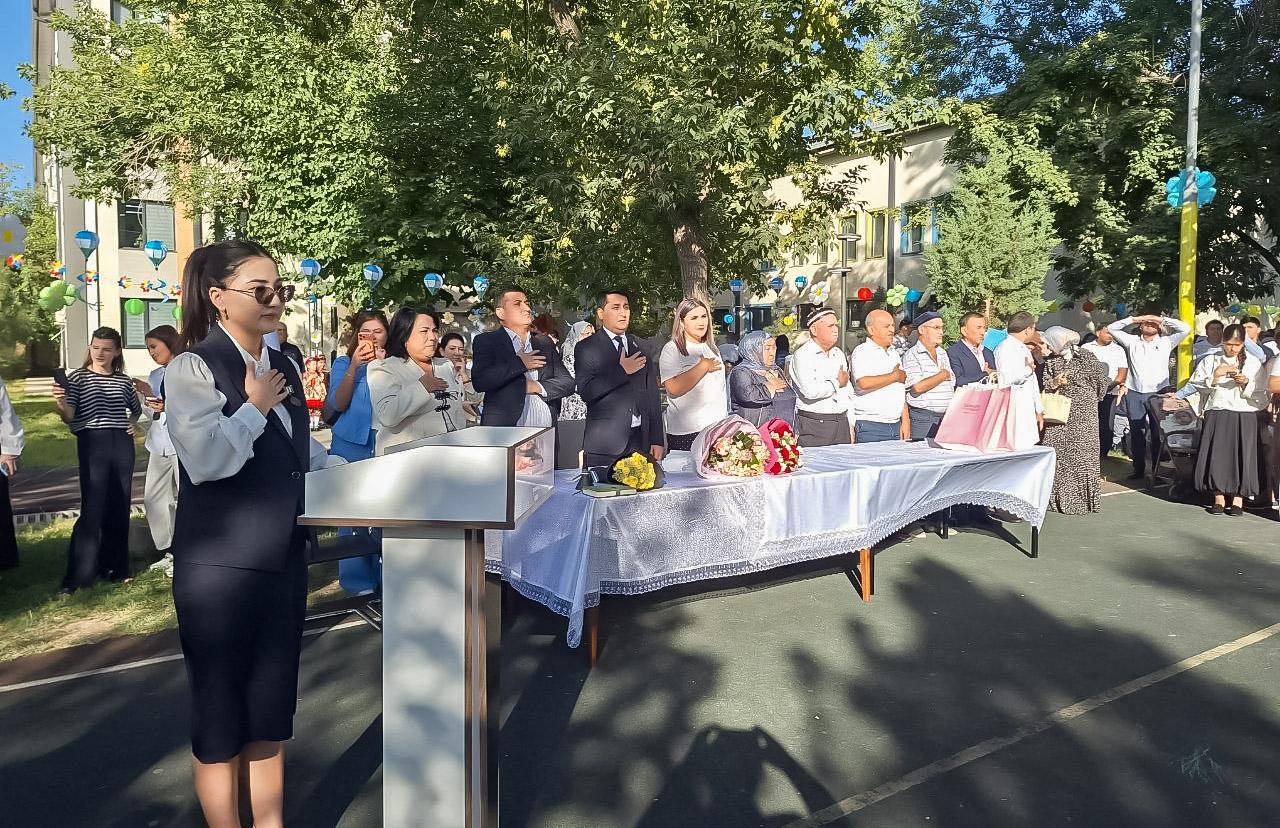 Qadrli ustozlar, aziz o‘quvchi-yoshlar yangi o‘quv yili ulkan yutuqlarga boy bo‘lsin!