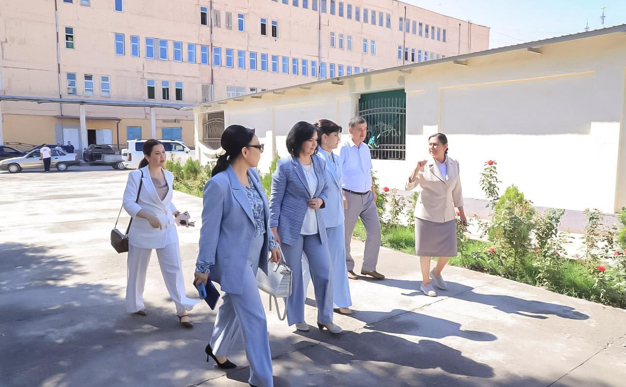 Qonunchilik palatasi deputatlari Xorazmdagi ta’lim muassasalari faoliyatini o‘rgandi