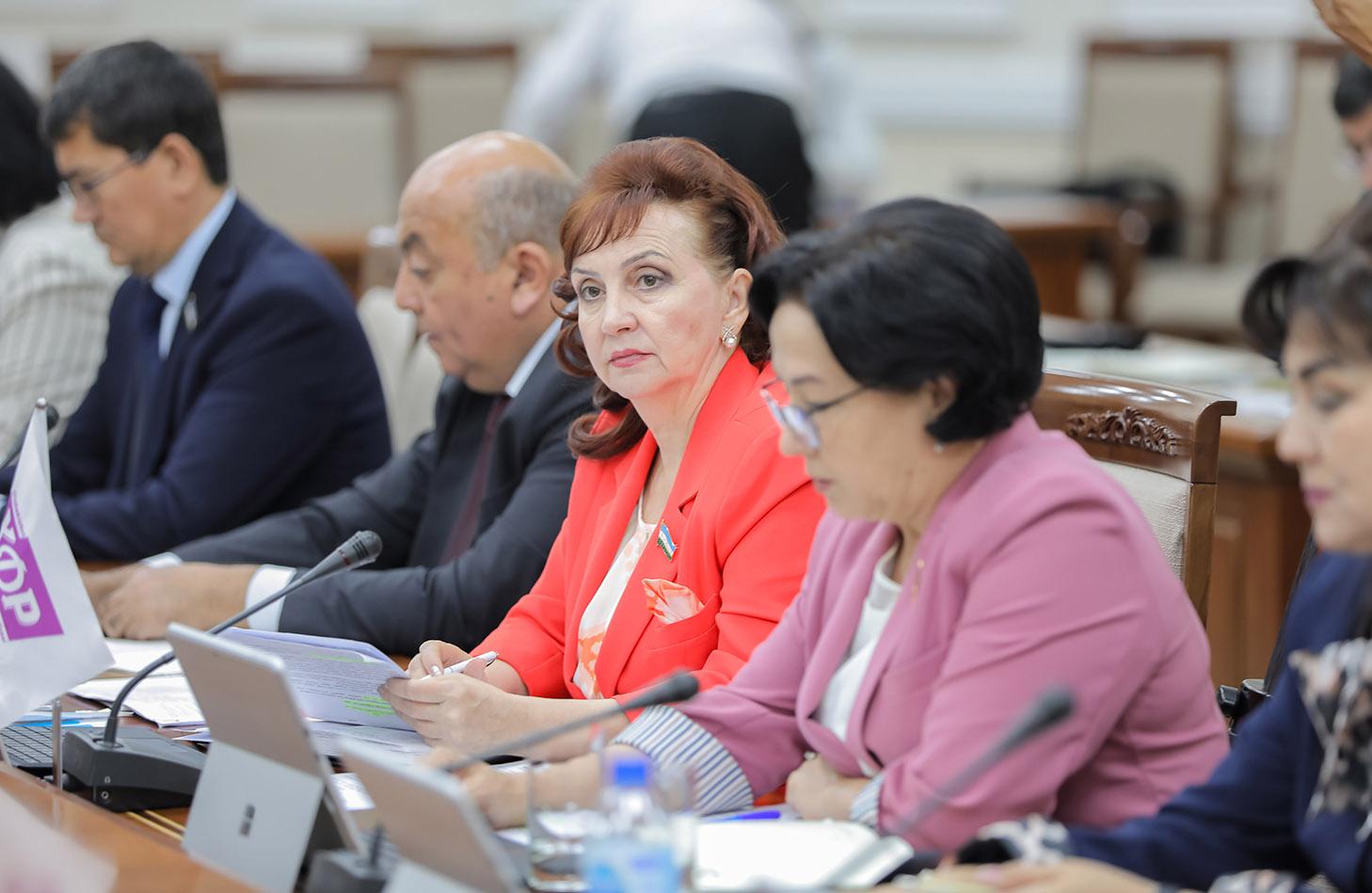 O‘zXDP fraksiyasi hukumat hisobotini atroflicha muhokama qildi