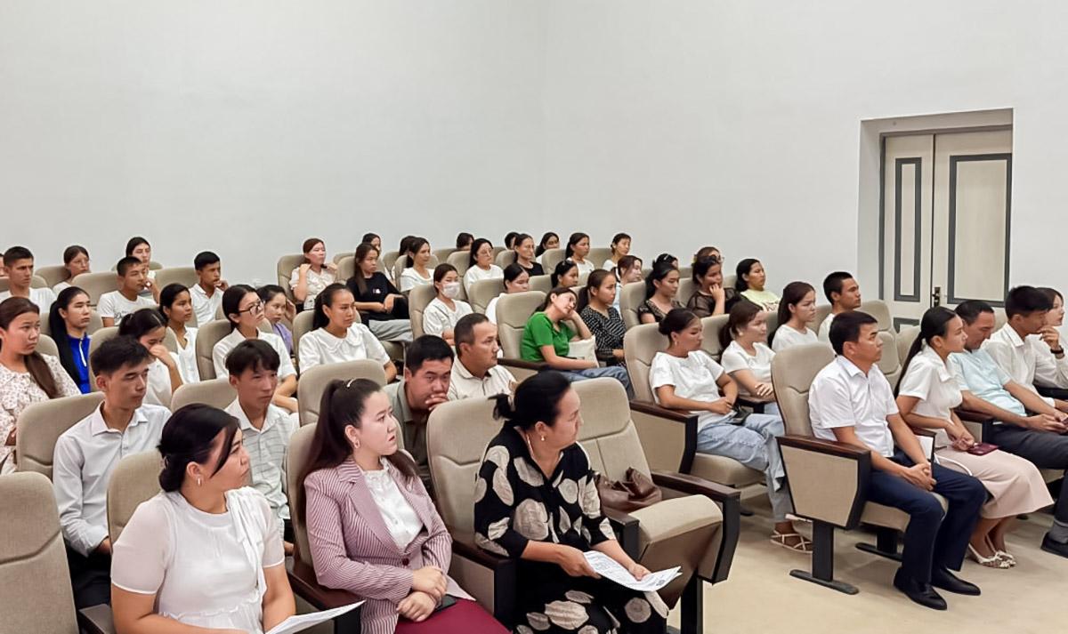 Chimboydagi yoshlarning fikrlari tinglandi