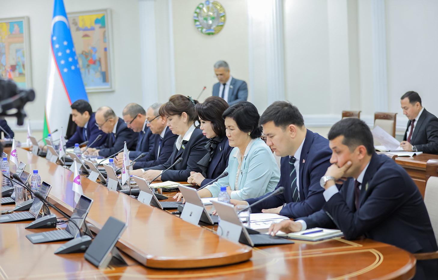 Фракциямизда муҳим қонун лойиҳалари муҳокамадан ўтди