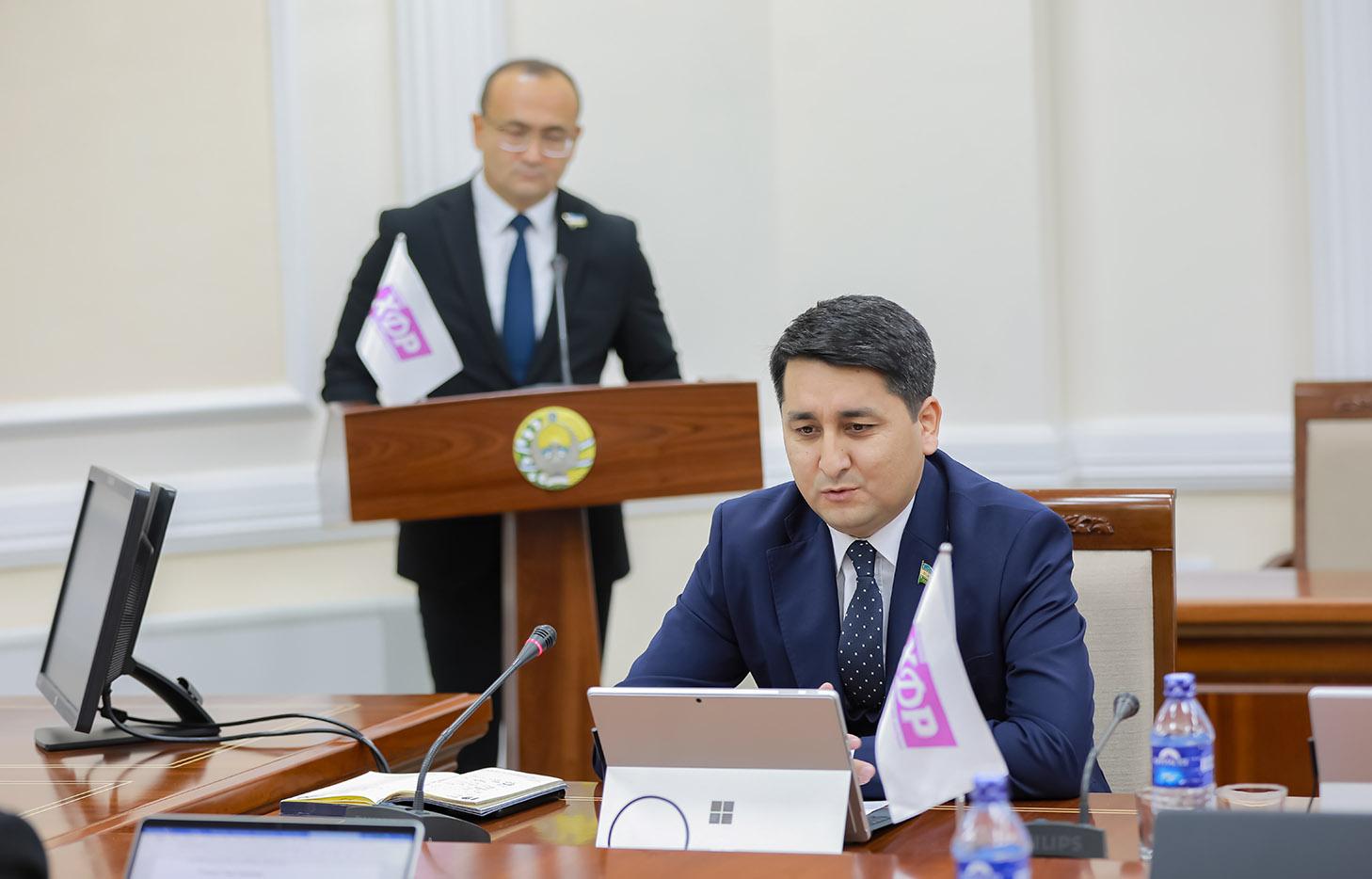 Қонун лойиҳалари тортишувлар асосида маъқулланди