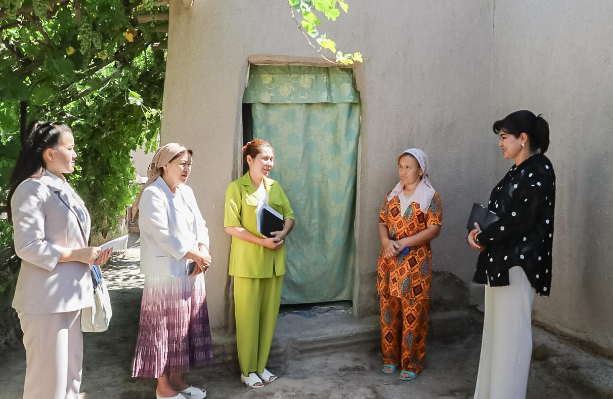 Kam ta’minlangan oilalarga ijtimoiy nafaqalar va moddiy yordam tayinlash holati o‘rganildi
