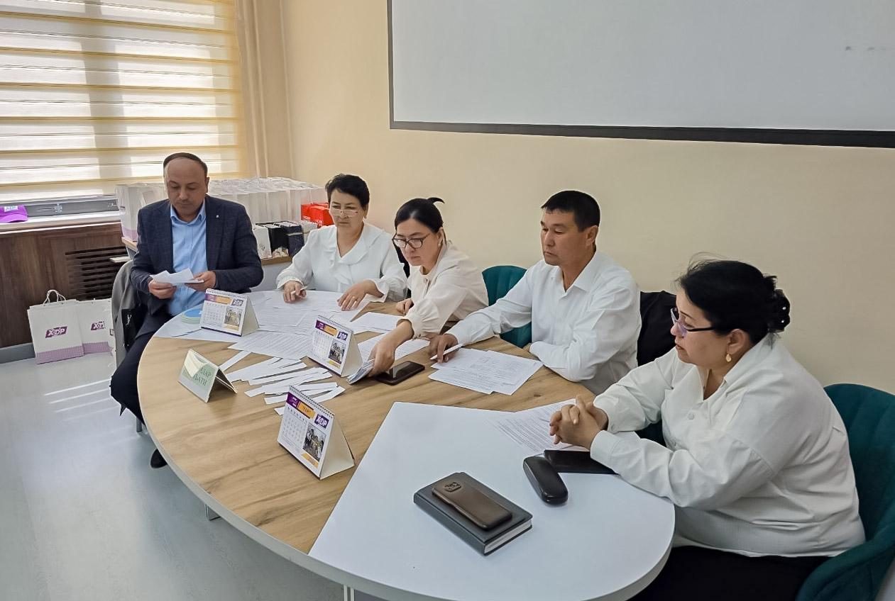 Сурхондарёда “Сиёсатдаги ёшлар” интеллектуал турнири ўтказилди