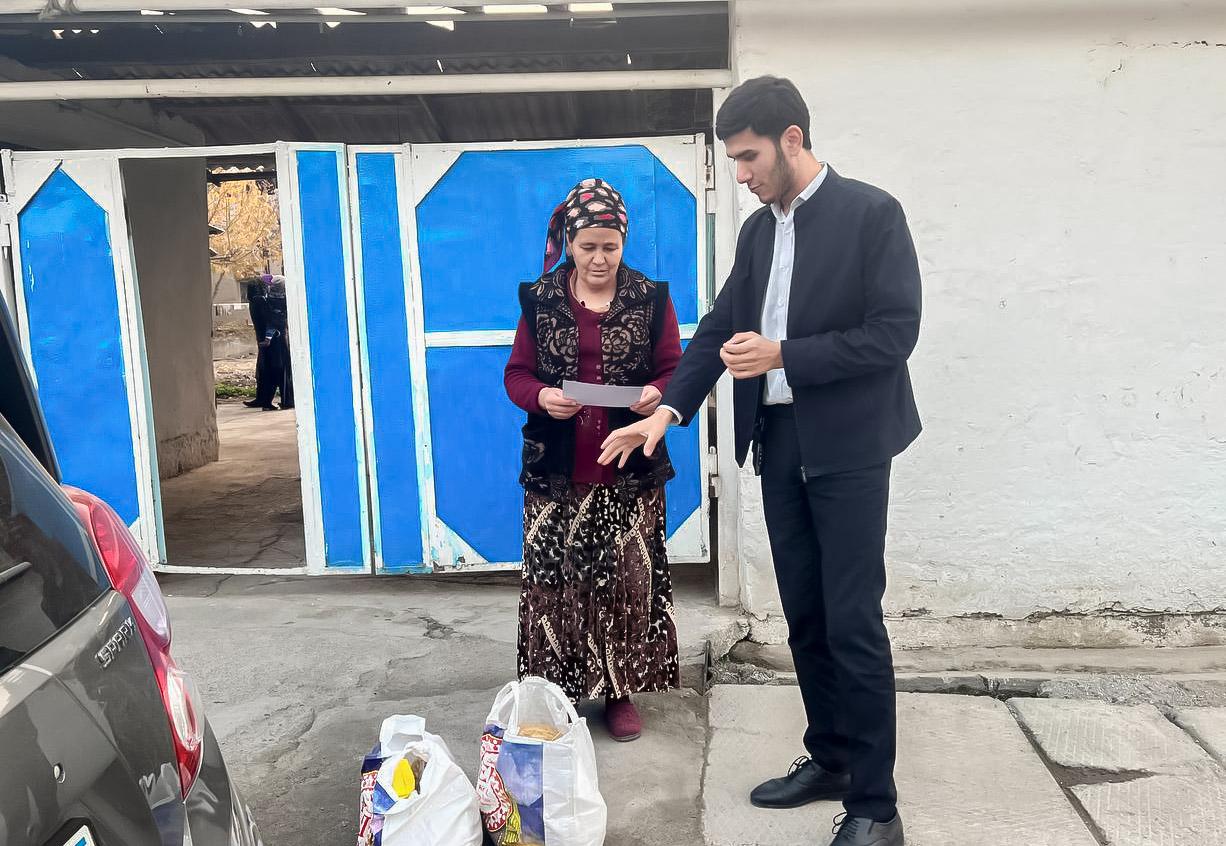 Янгийўлда эҳтиёжманд оилалар қўллаб-қувватланди