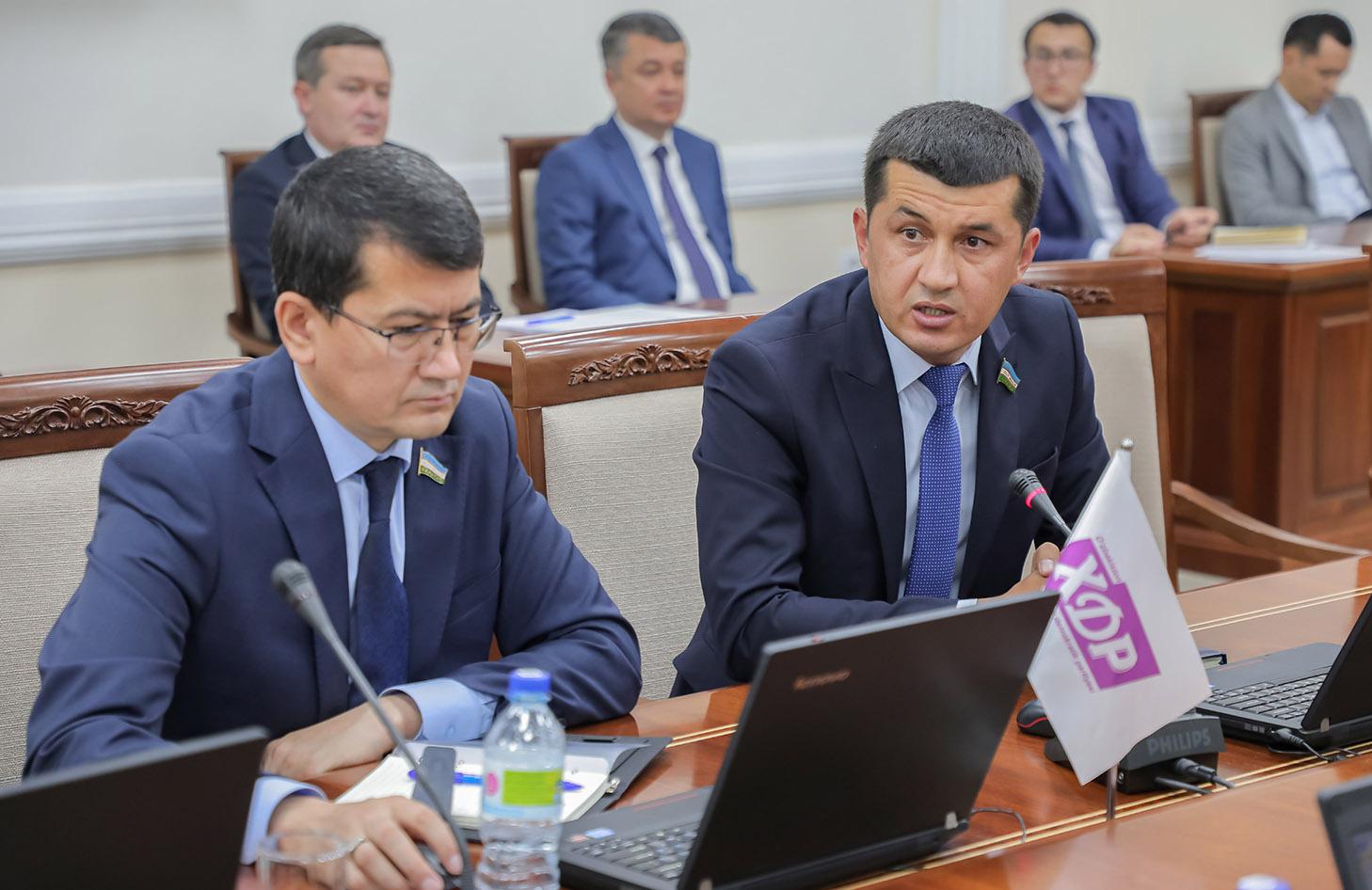 Qonun loyihalari orqali xalq manfaatlarini himoya qilish ilgari surilmoqda