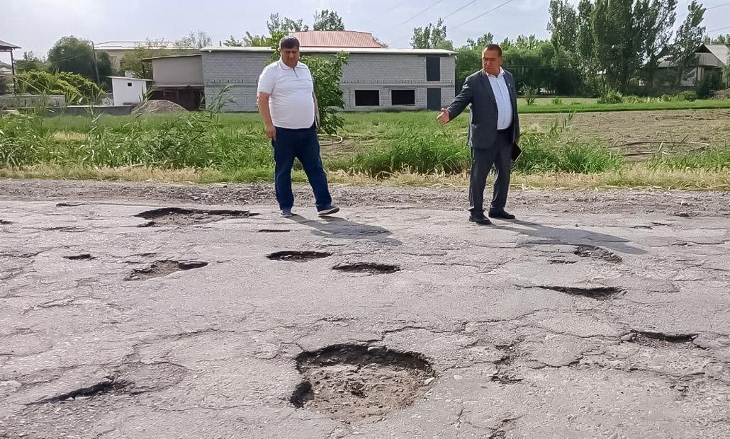 Маҳалла ички йўллари ҳолати депутат томонидан ўрганилди