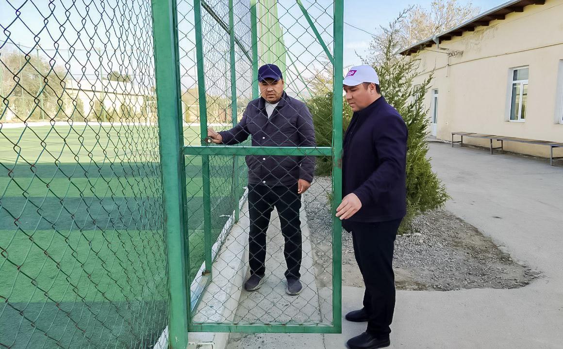 Deputat maktablardagi sport infratuzilmasini o‘rgandi