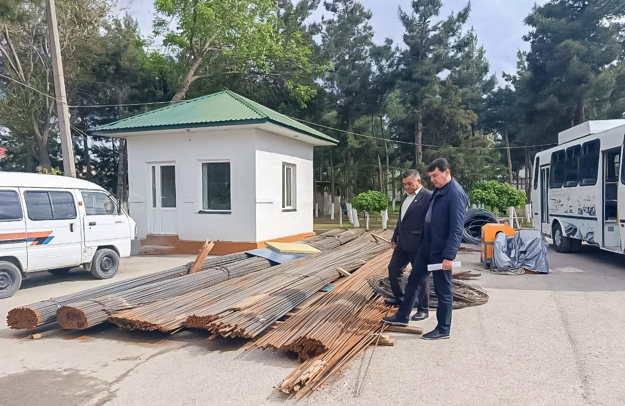 Жиззах шаҳрида инфратузилма лойиҳалари ижроси ўрганилди