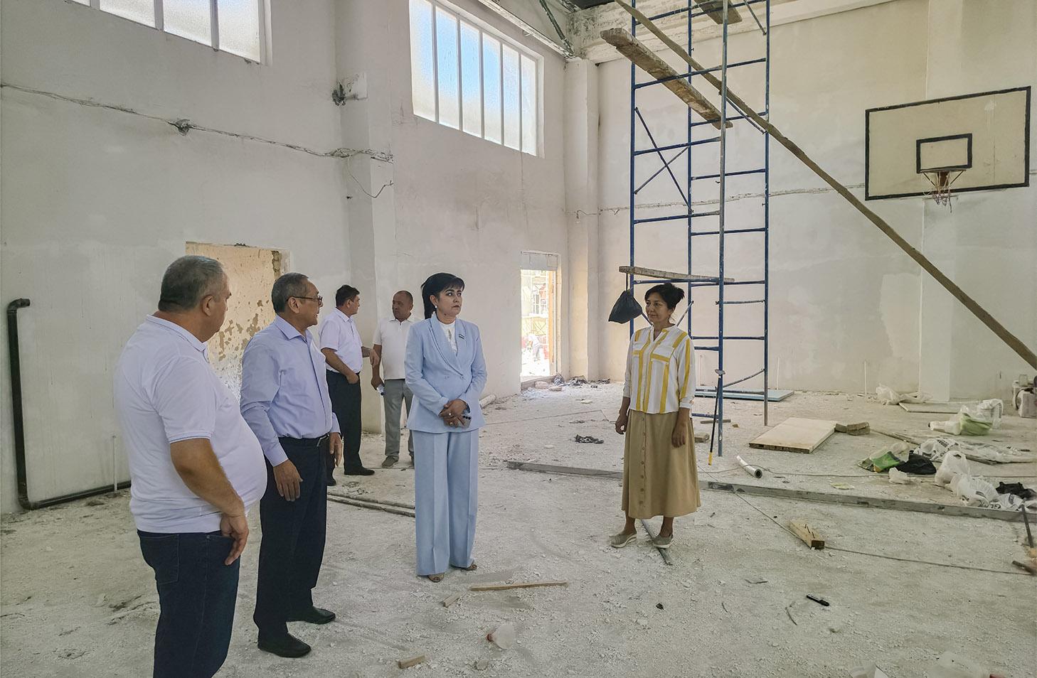 O‘zXDP fraksiyasi rahbari Urganch tumanida o‘rganishlar o‘tkazib, aholi vakillari bilan muloqot qildi