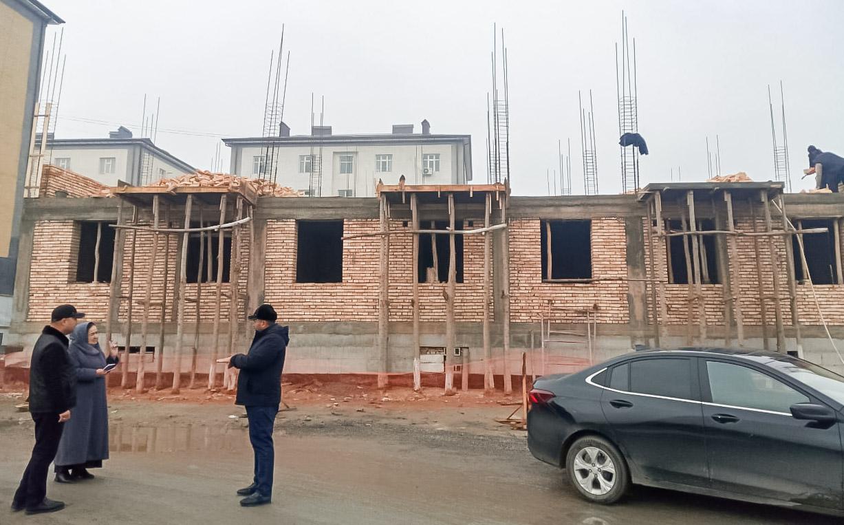 Бўстондаги ижтимоий соҳа объектларида тўсиқсиз муҳит яратиш борасидаги ишлар ўрганилди