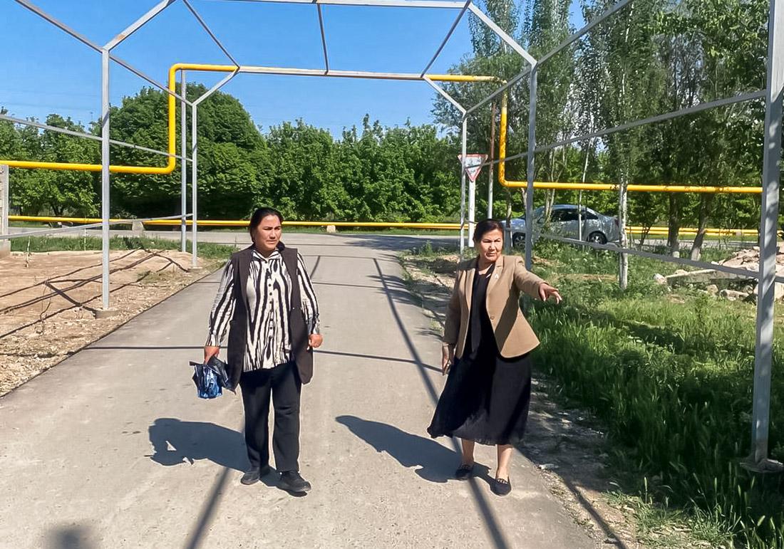 Deputatlik so‘rovi natijasida ichki yo‘llarga asfalt-beton qoplamasi yotqizildi